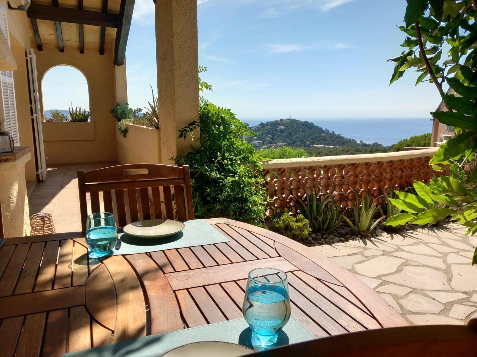 קבלייר-סור-מר 4-Star Private Villa With Heated Pool And Panoramic Sea View At Gulf De Saint Tropez מראה חיצוני תמונה